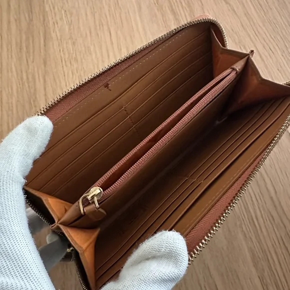 MCM Cognac Zipper Long wallet - Picture 10 of 14